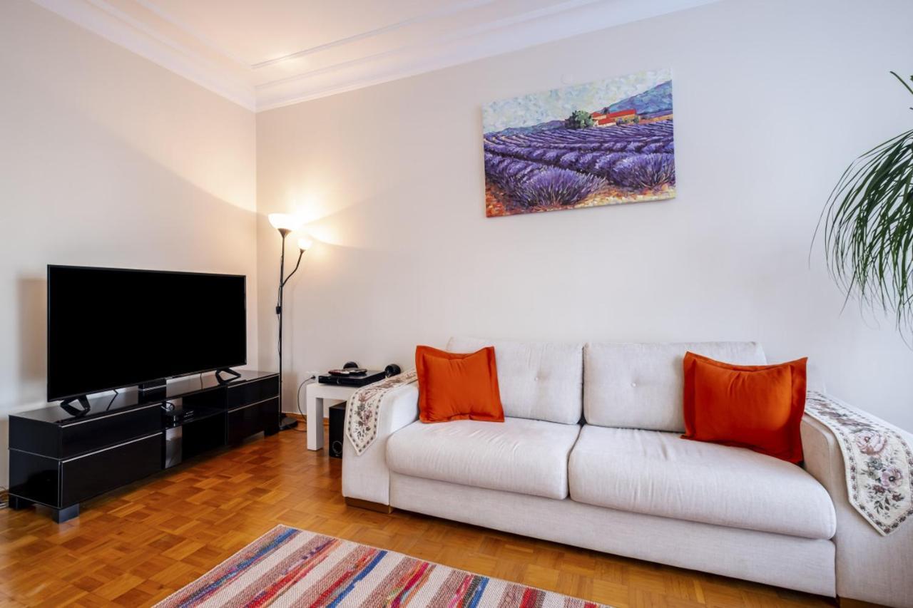 Cozy Flat Near Bagdat Street In Suadiye *